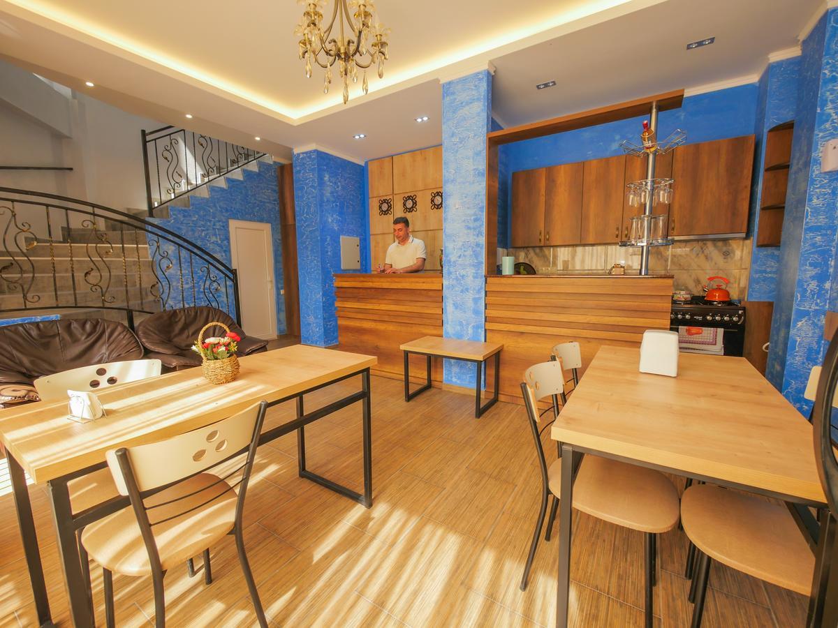 La'Rooms Kutaisi Bagian luar foto