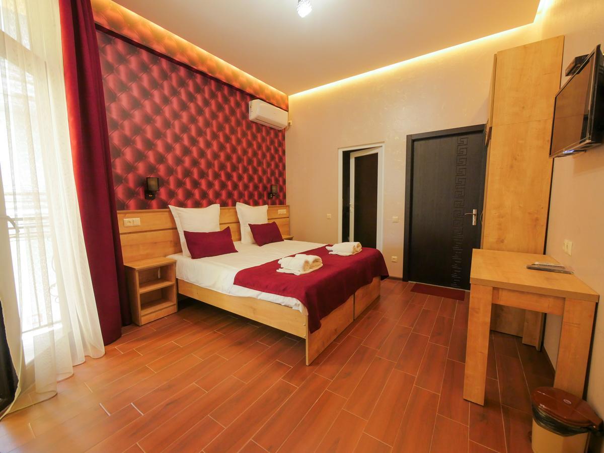 La'Rooms Kutaisi Bagian luar foto