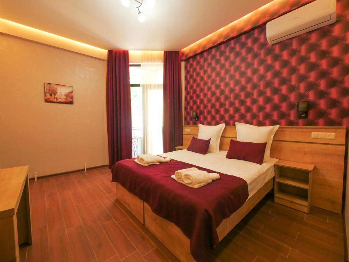 La'Rooms Kutaisi Bagian luar foto